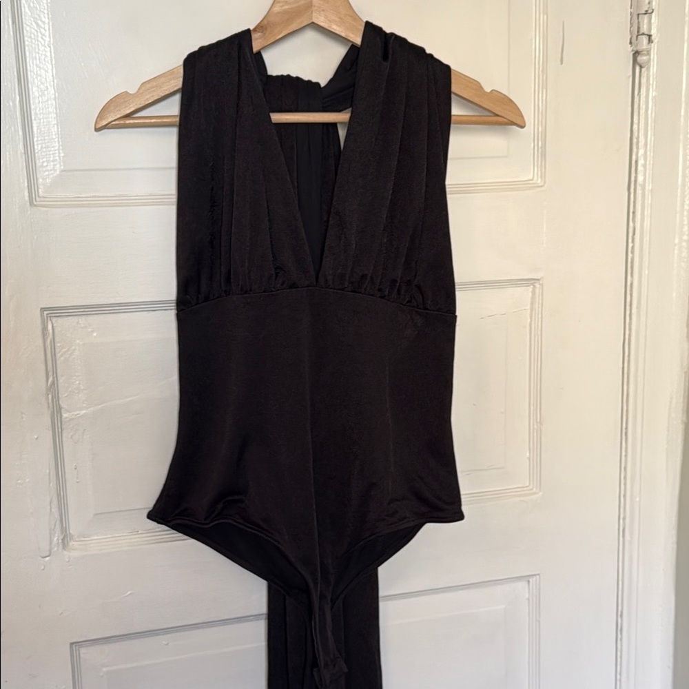 Elegant Black Sleeveless Bodysuit